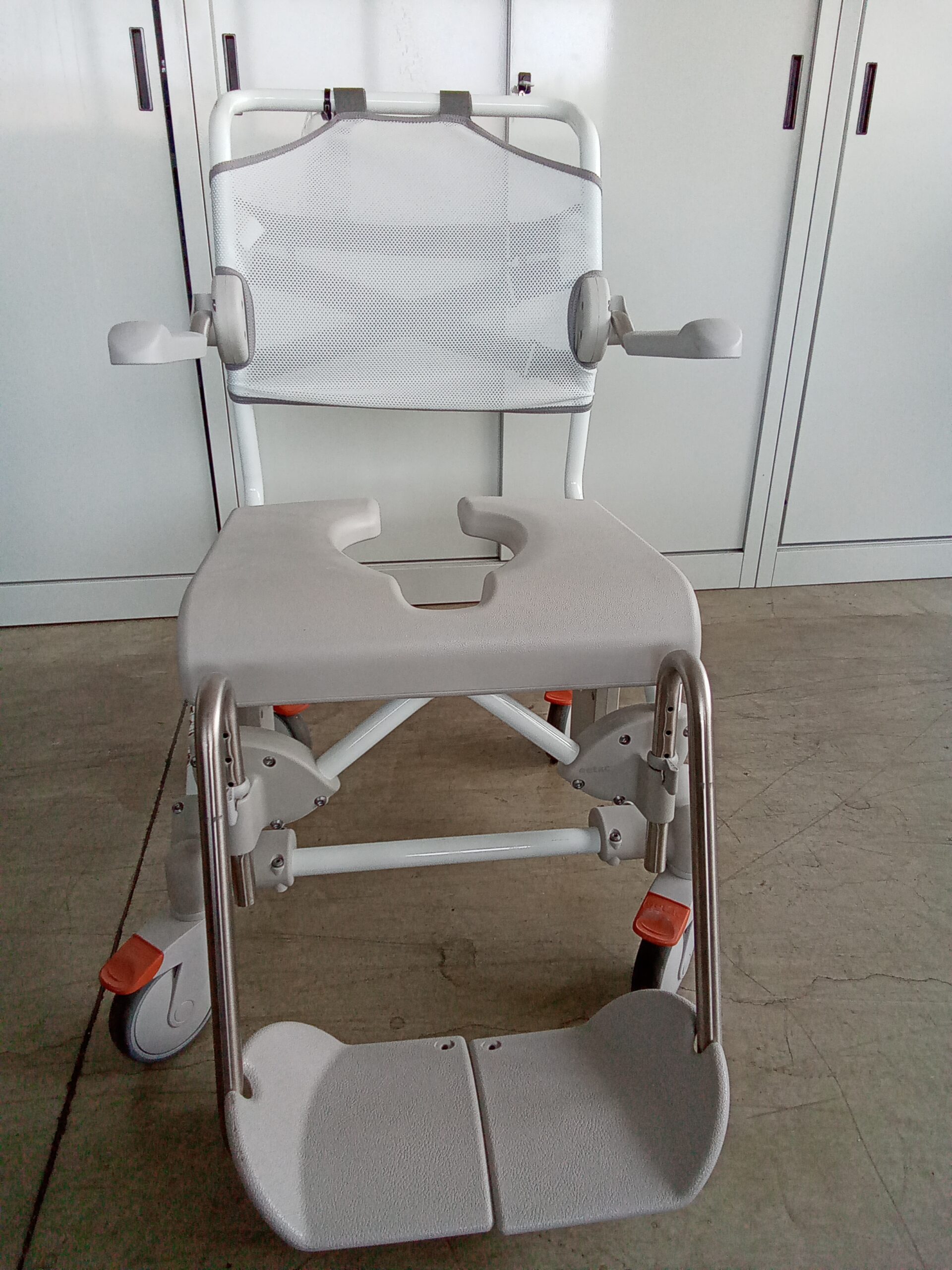 Sedia doccia Swift Mobile-2 - portata 160 kg SN: 35949 Anno: 2019